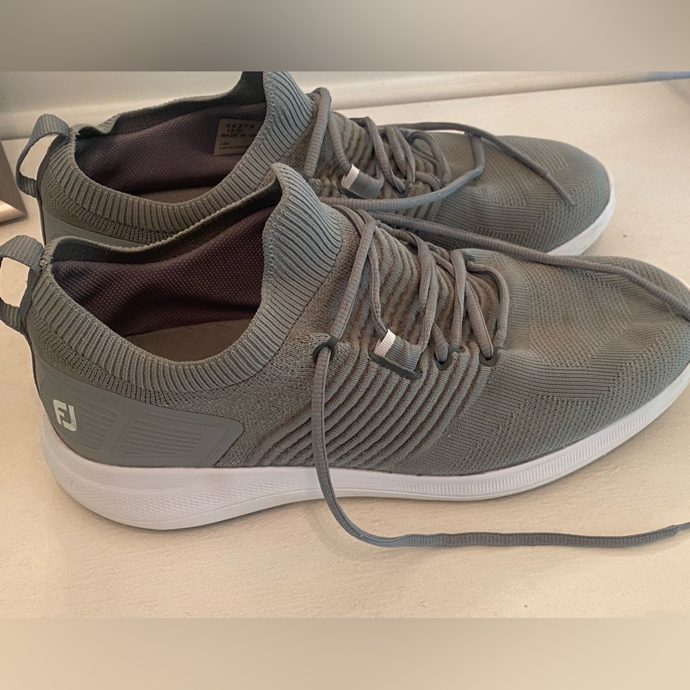 Footjoy men’s golf shoes